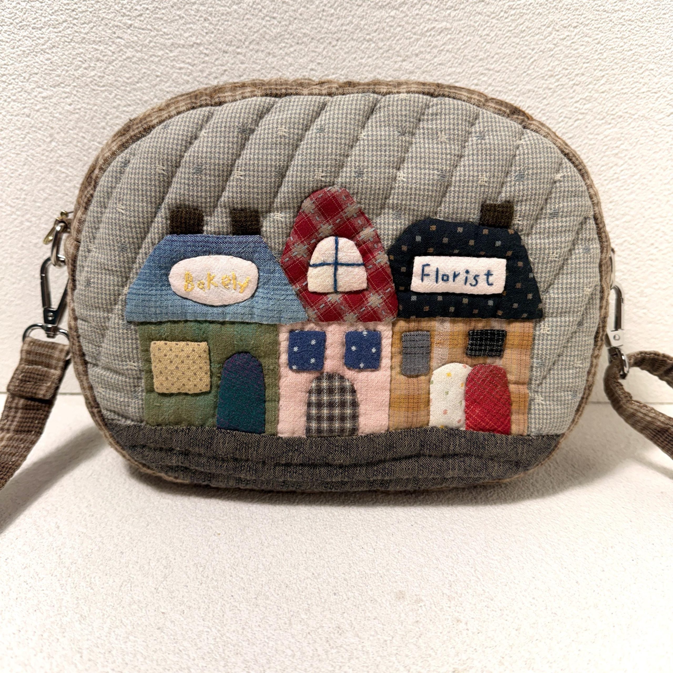 Whimsical Storybook Florist Shop Appliqué Quilted Crossbody Bag - Image 3