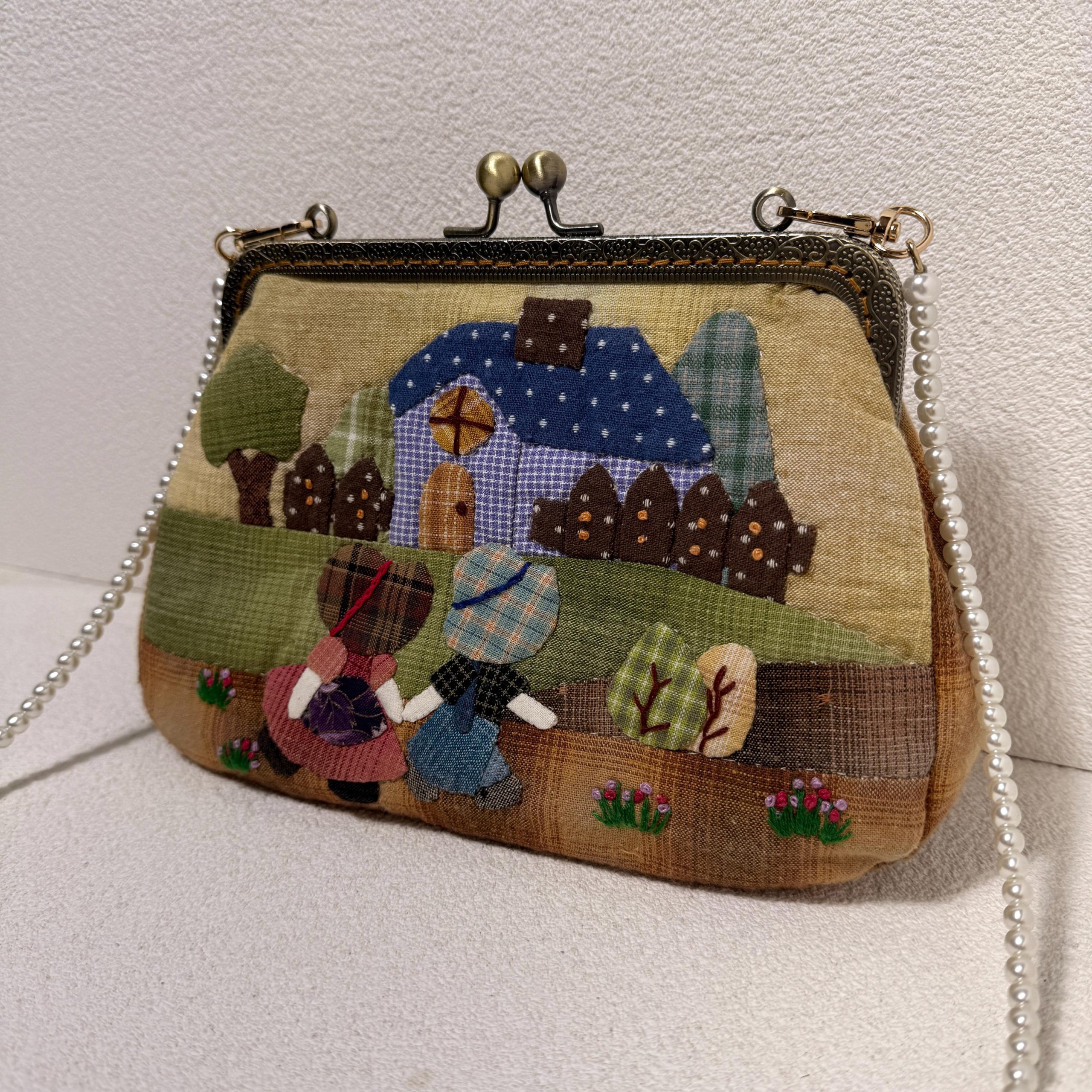 Whimsical Storybook Cottage Friends Appliqué Kiss-Lock Handbag - Image 4