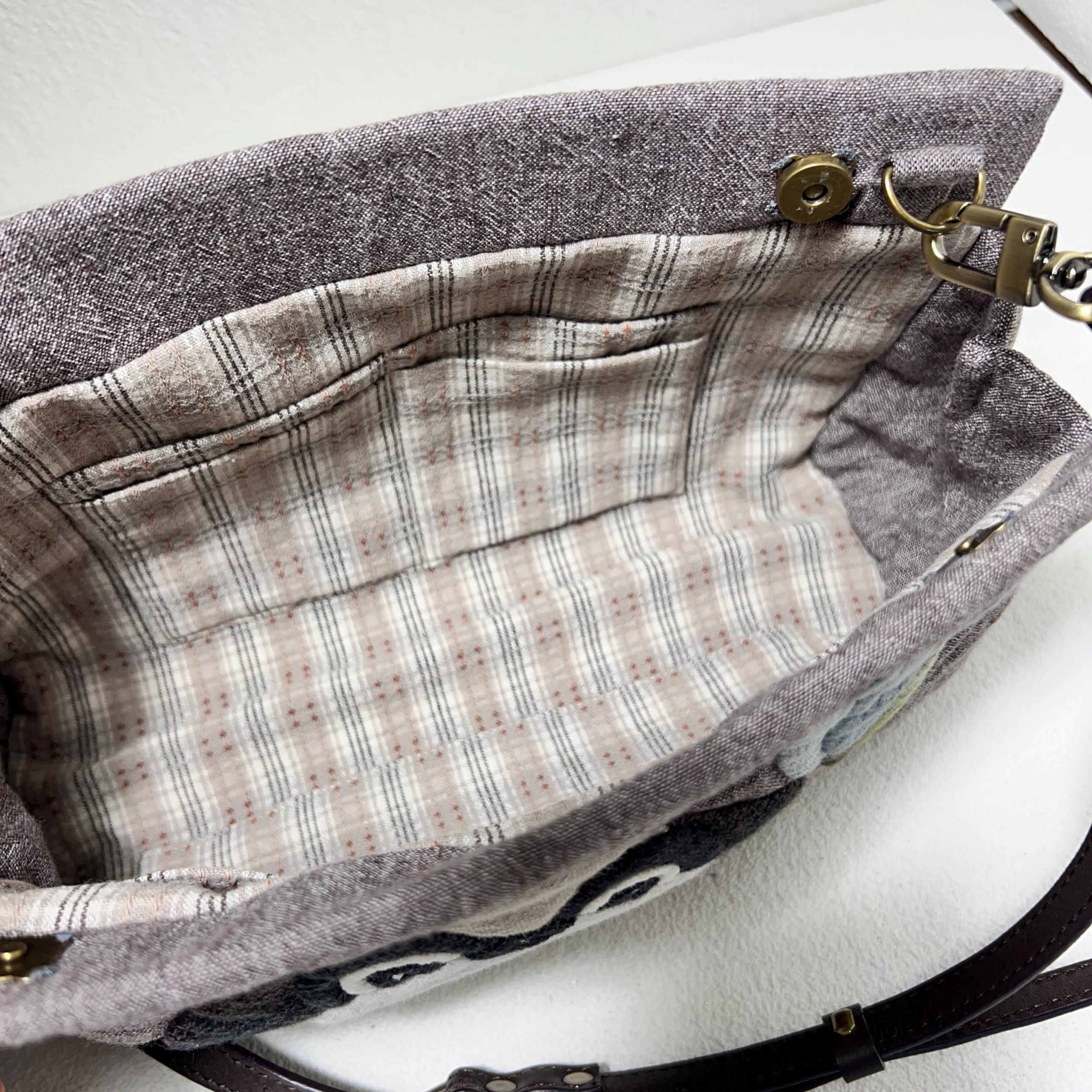 Whimsical Woodland Mole Appliqué Quilted Fabric Crossbody Bag - Image 4